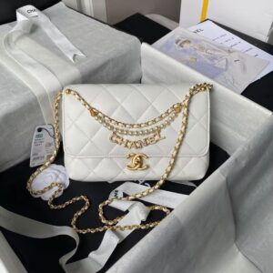 Chanel AS5011 Flap bag Shiny Lambskin Imitation Pearls & Gold-Tone Metal White